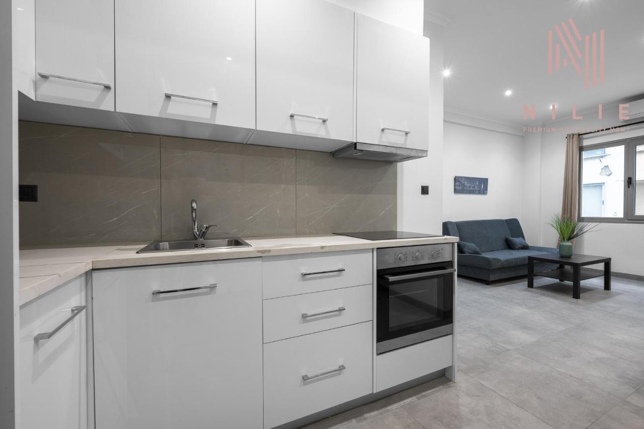 B&W, Nilie Hospitality Mgmt Apartman Szaloniki Kültér fotó